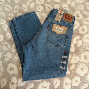 Levi’s 501 cropped jean